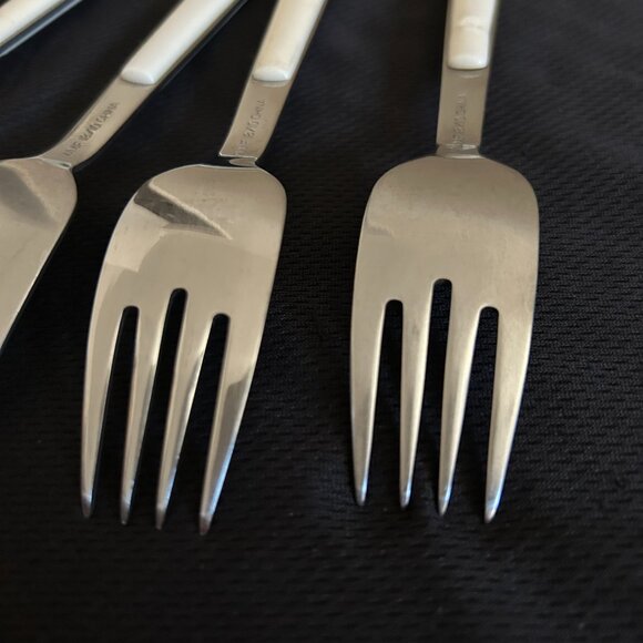WMF Cromargan Torino 4 Salad Forks White plastic Handle 18/10 Stainless Flatware - Picture 9 of 10